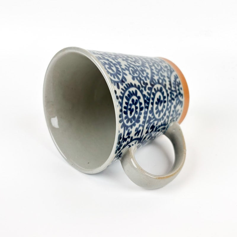 Japanese mug Karakusa Blue