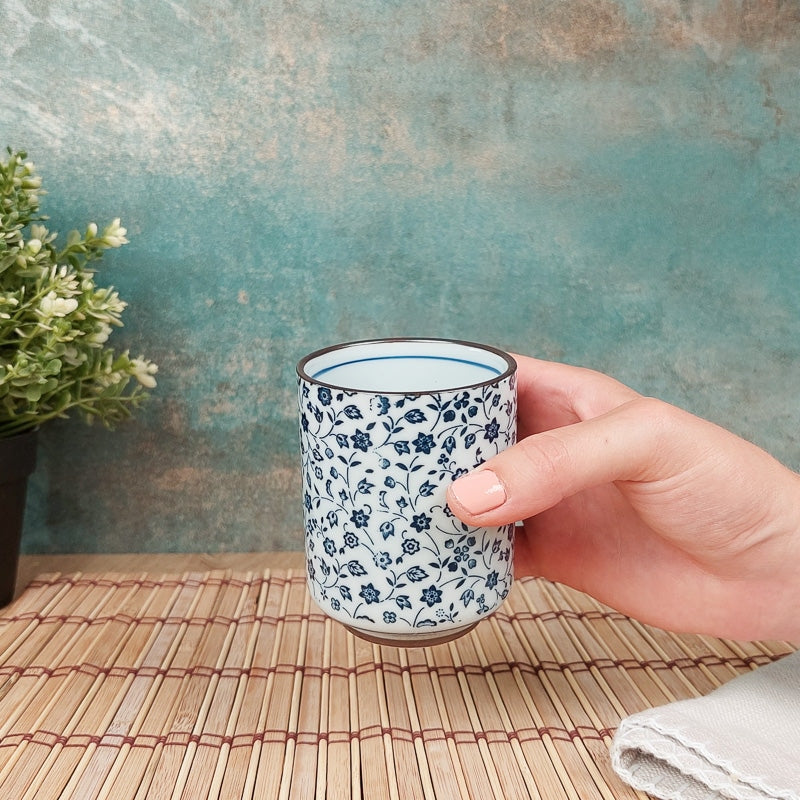 Traditional Japanese Tea Cup - Yunomi Shokubutsu